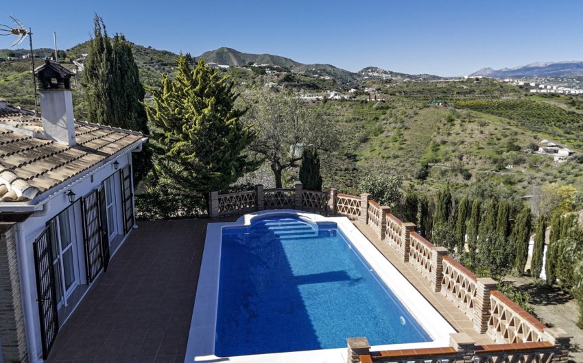 Herverkoop - Villa -
Vinuela - Inland