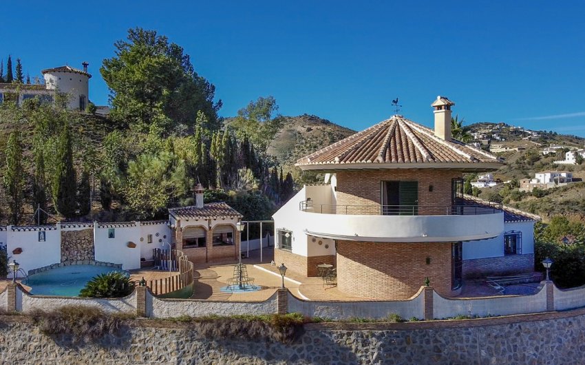 Herverkoop - Villa -
Vinuela - Inland