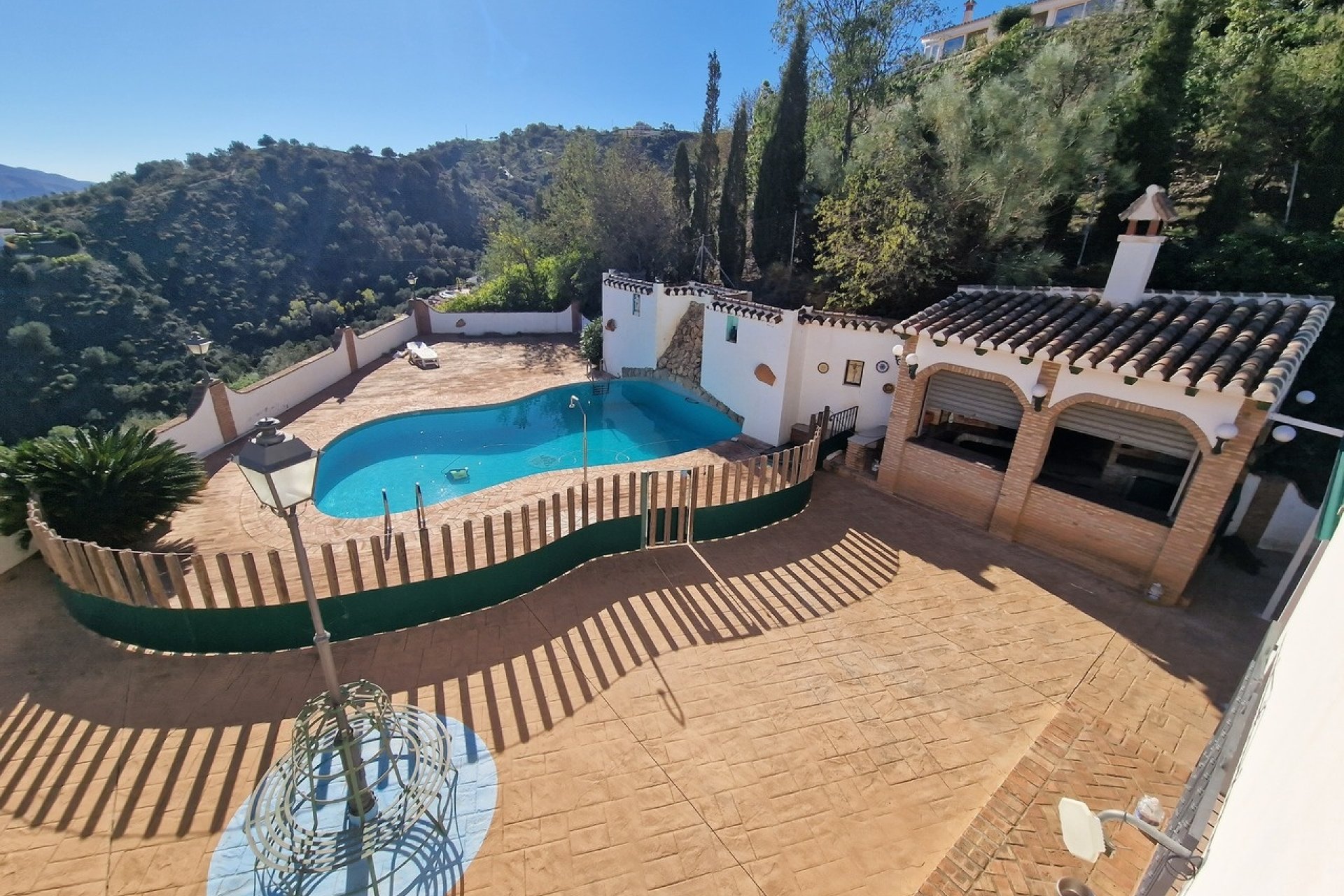 Herverkoop - Villa -
Vinuela - Inland