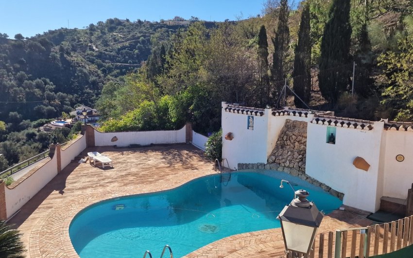 Herverkoop - Villa -
Vinuela - Inland