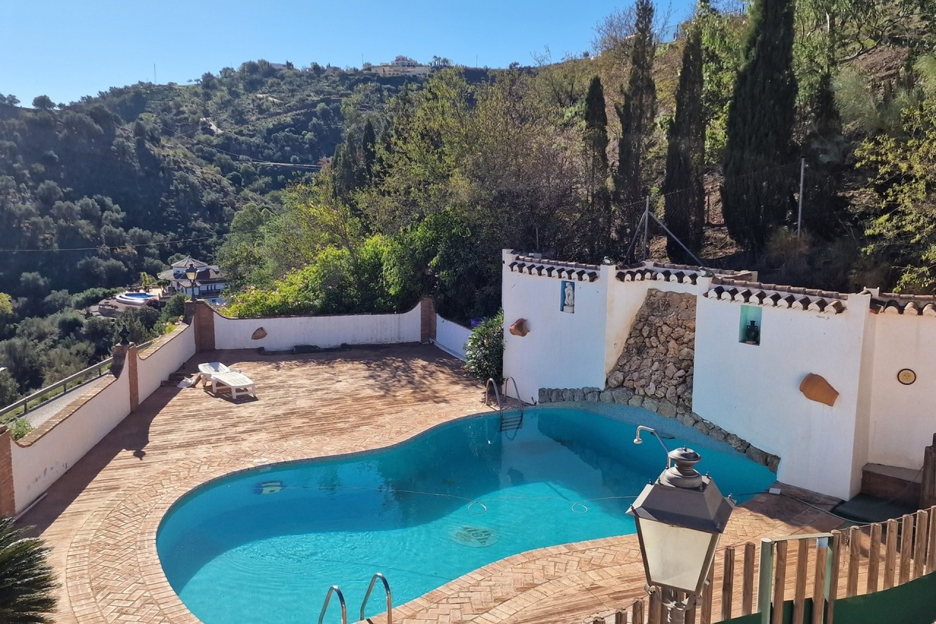 Herverkoop - Villa -
Vinuela - Inland