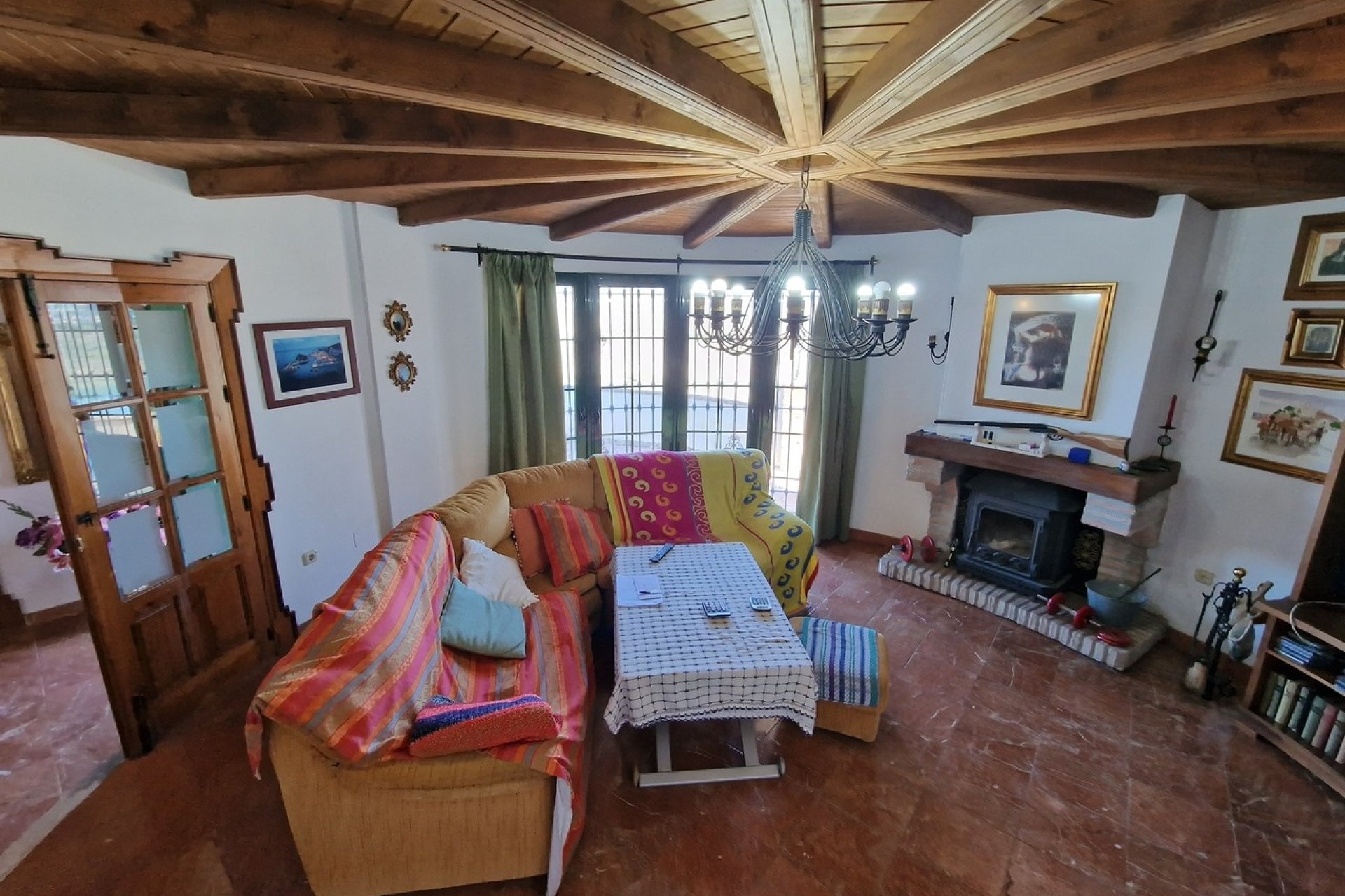 Herverkoop - Villa -
Vinuela - Inland