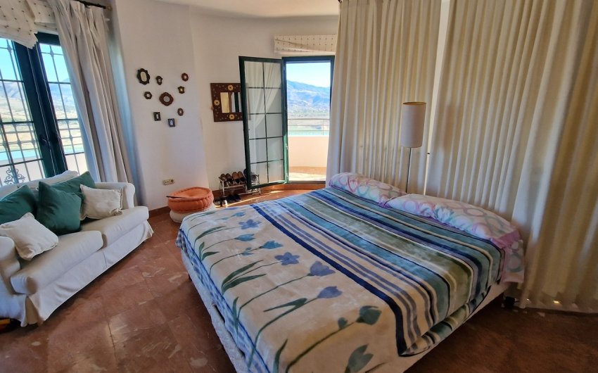 Herverkoop - Villa -
Vinuela - Inland