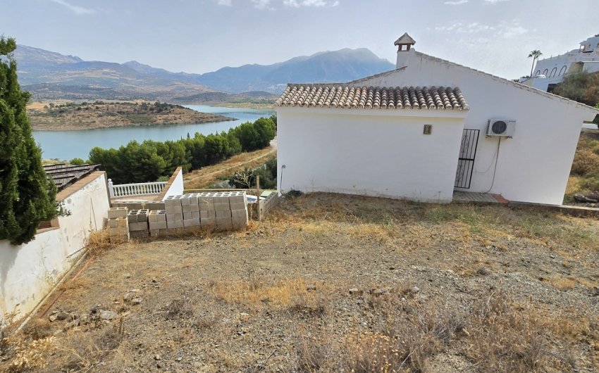 Herverkoop - Villa -
Vinuela - Inland