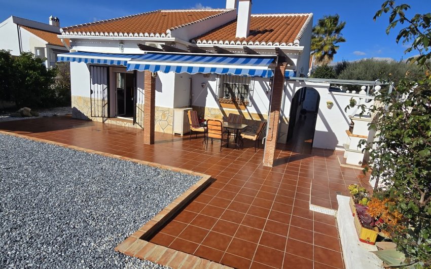 Herverkoop - Villa -
Vinuela - Inland