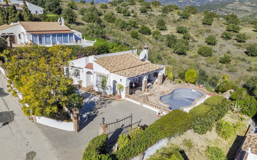 Herverkoop - Villa -
Vinuela - Inland