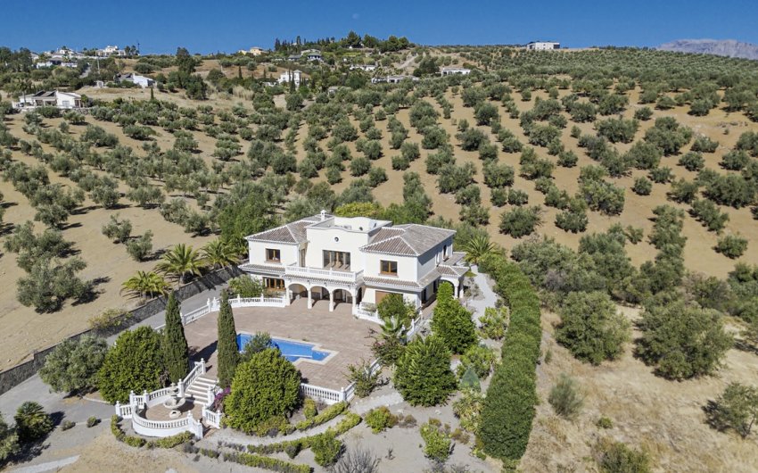 Herverkoop - Villa -
Vinuela - Inland