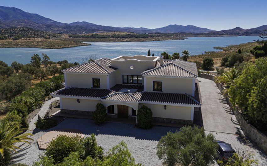 Herverkoop - Villa -
Vinuela - Inland