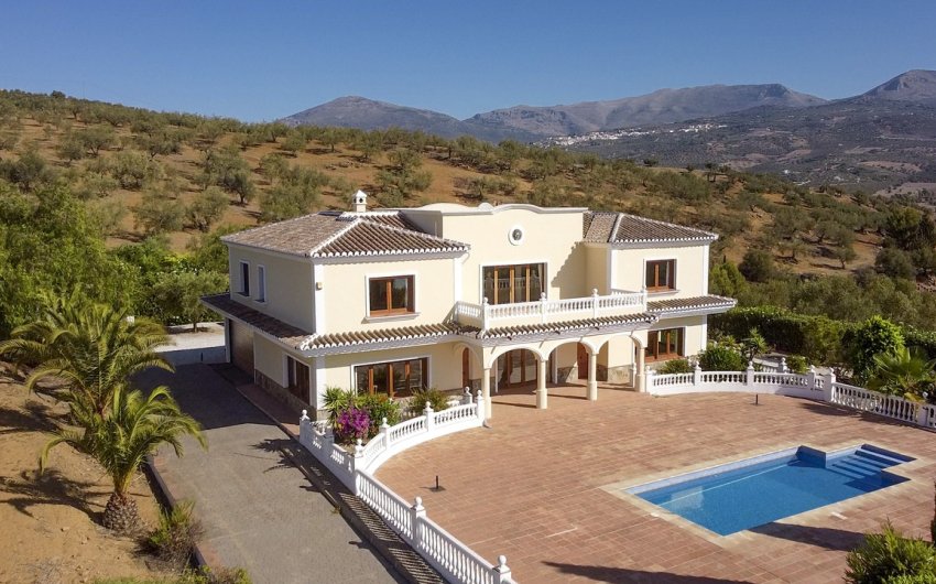 Herverkoop - Villa -
Vinuela - Inland