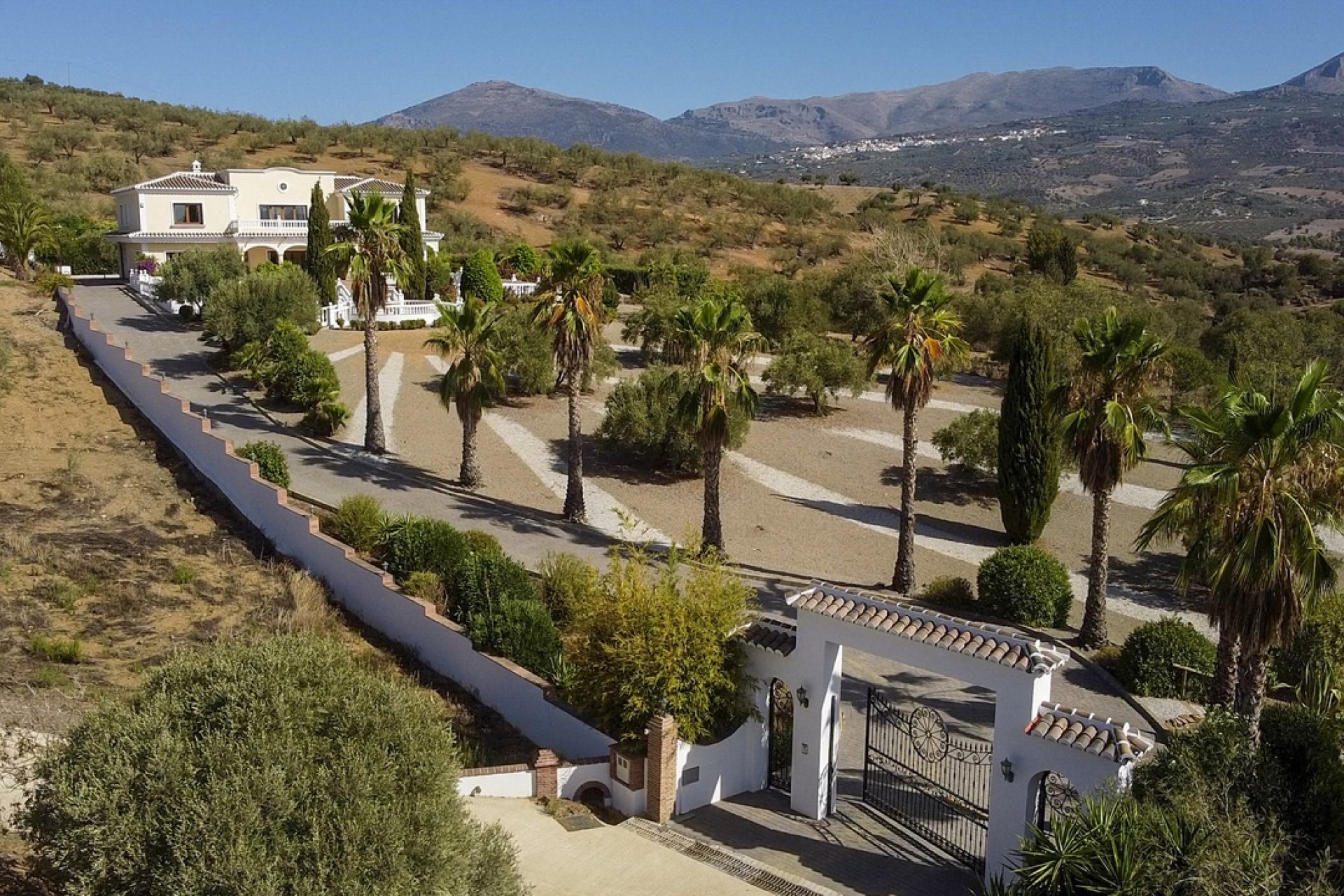 Herverkoop - Villa -
Vinuela - Inland