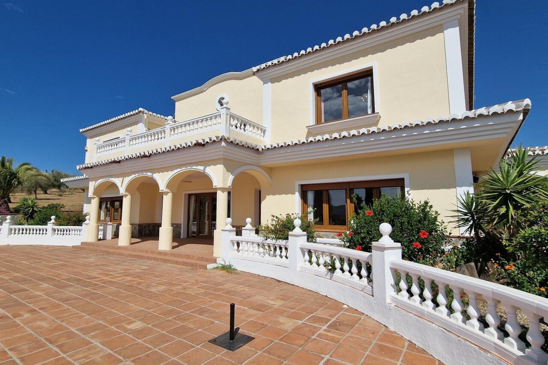 Herverkoop - Villa -
Vinuela - Inland