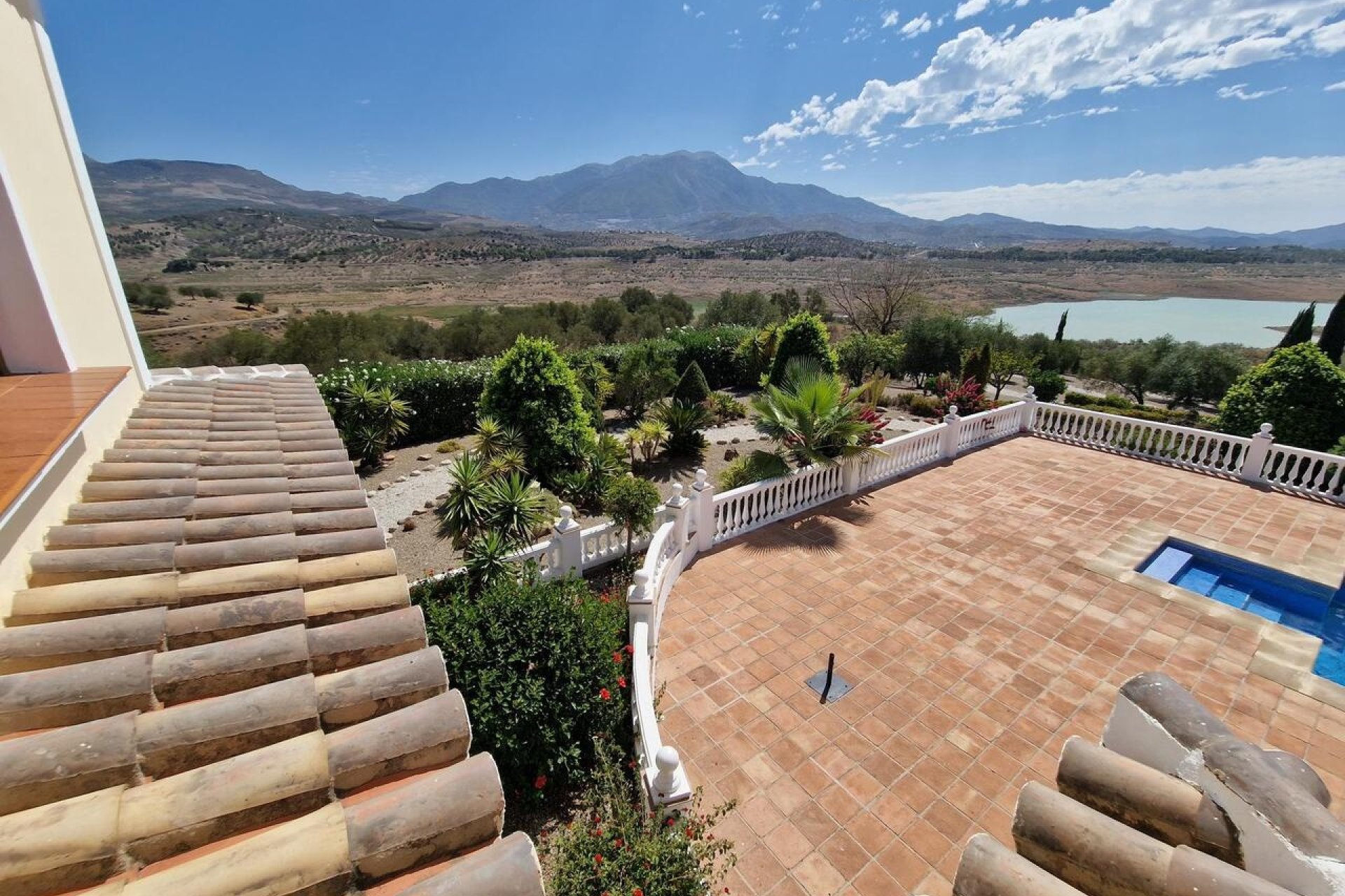 Herverkoop - Villa -
Vinuela - Inland