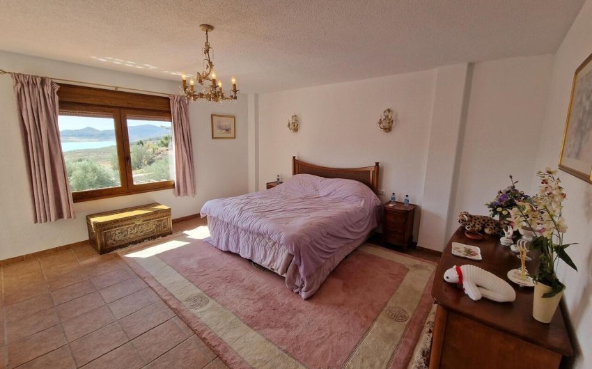 Herverkoop - Villa -
Vinuela - Inland