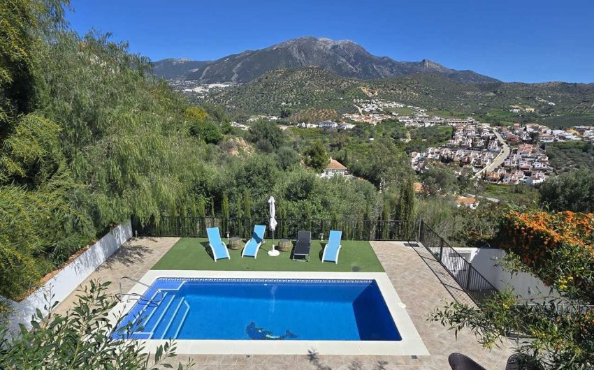 Herverkoop - Villa -
Vinuela - Inland