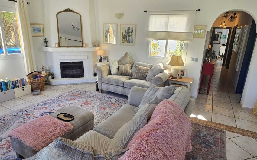 Herverkoop - Villa -
Vinuela - Inland