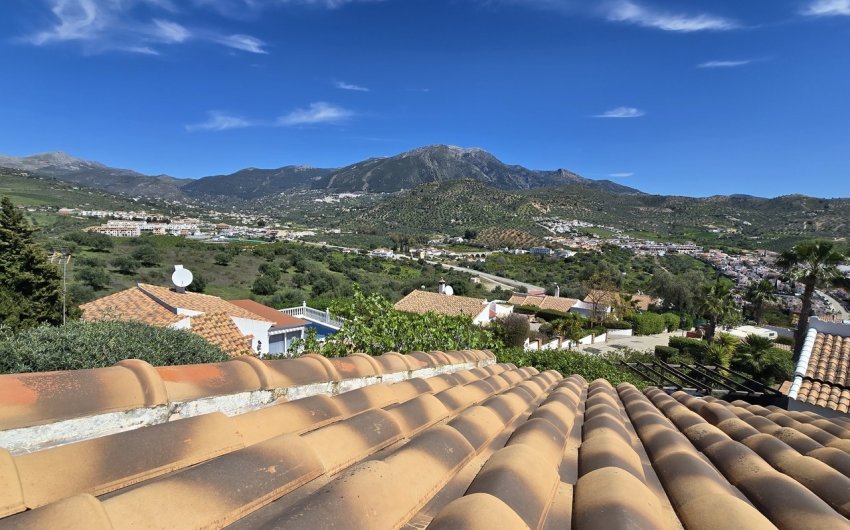 Herverkoop - Villa -
Vinuela - Inland