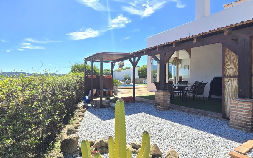 Herverkoop - Villa -
Vinuela - Inland