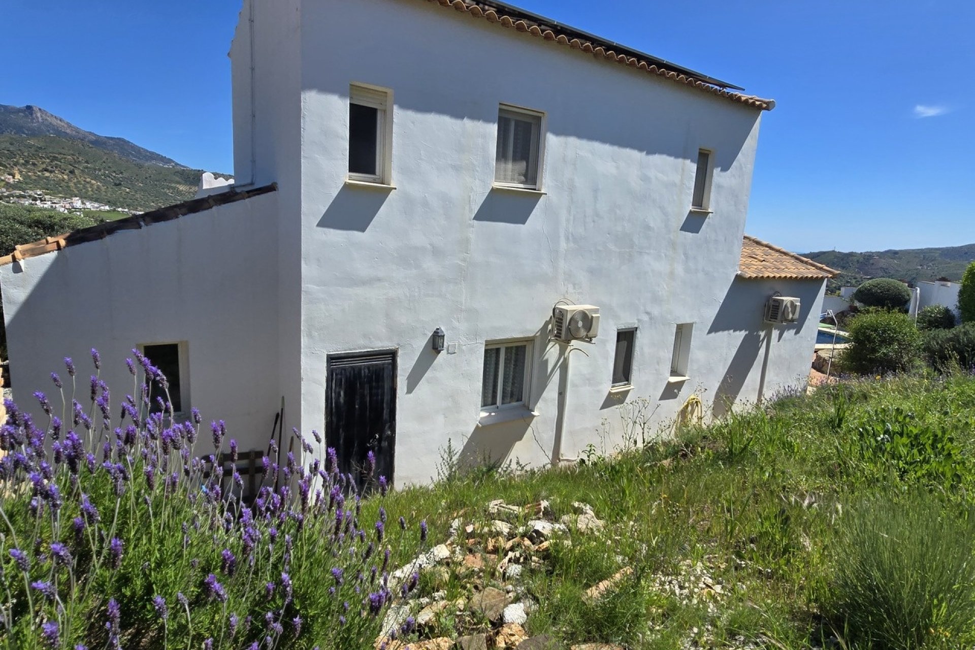 Herverkoop - Villa -
Vinuela - Inland