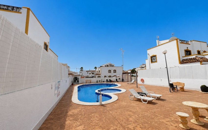 Herverkoop - Villa -
Vistabella Golf Entre Naranjos - Inland