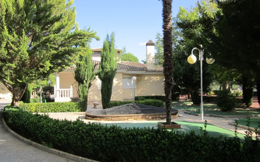 Herverkoop - Villa -
Yecla - Inland