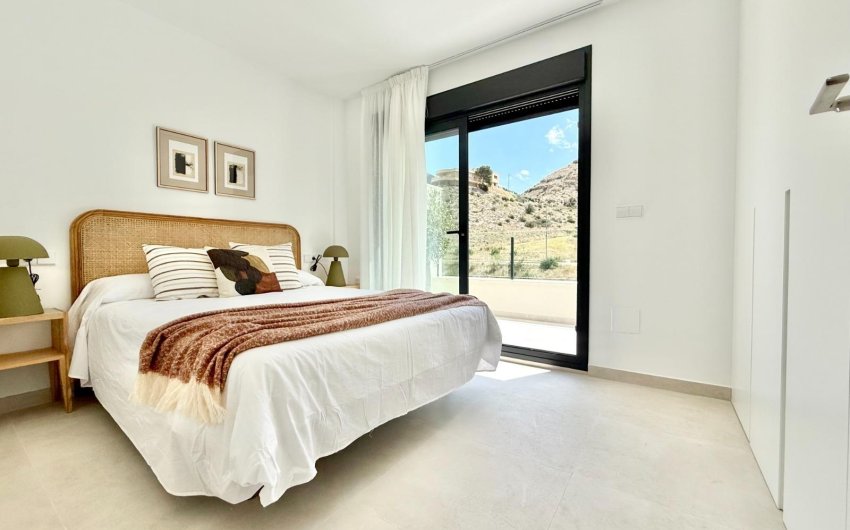 New Build - Town House -
Cox - San Fernando