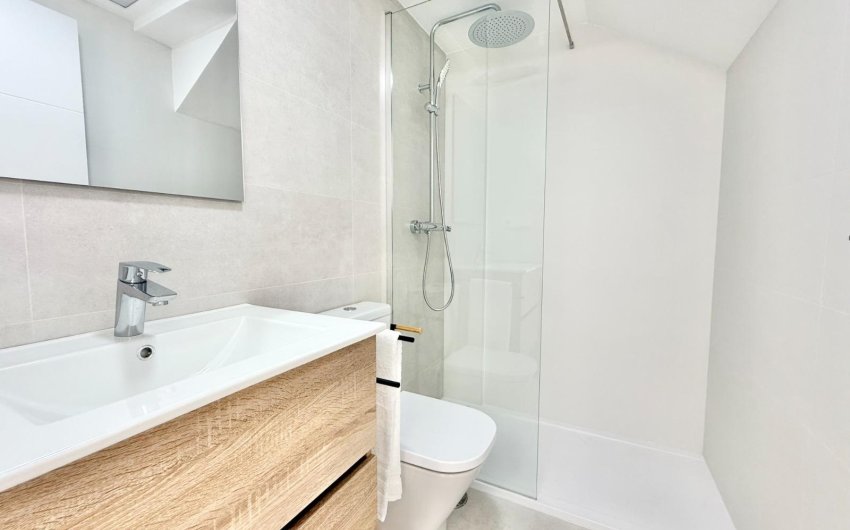 New Build - Town House -
Cox - San Fernando