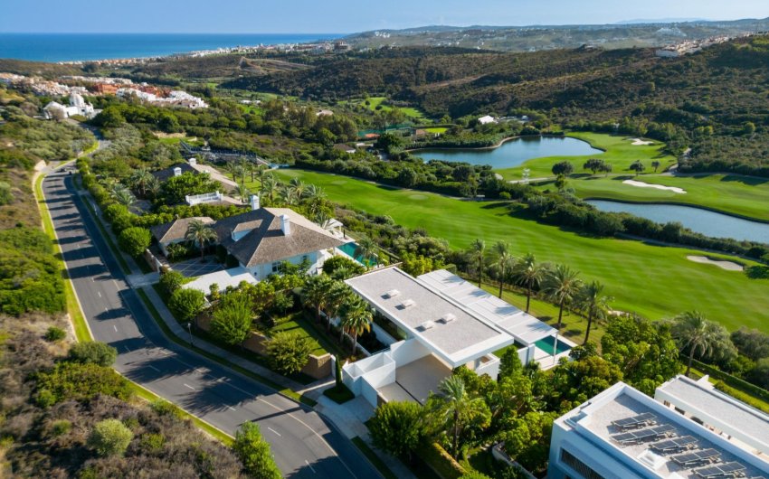 New Build - Villa -
Casares - Pedregales