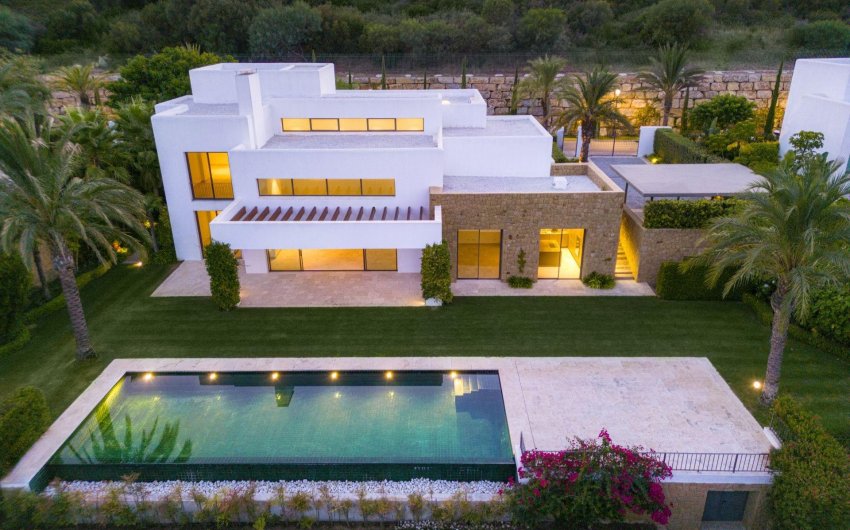 New Build - Villa -
Casares - Pedregales