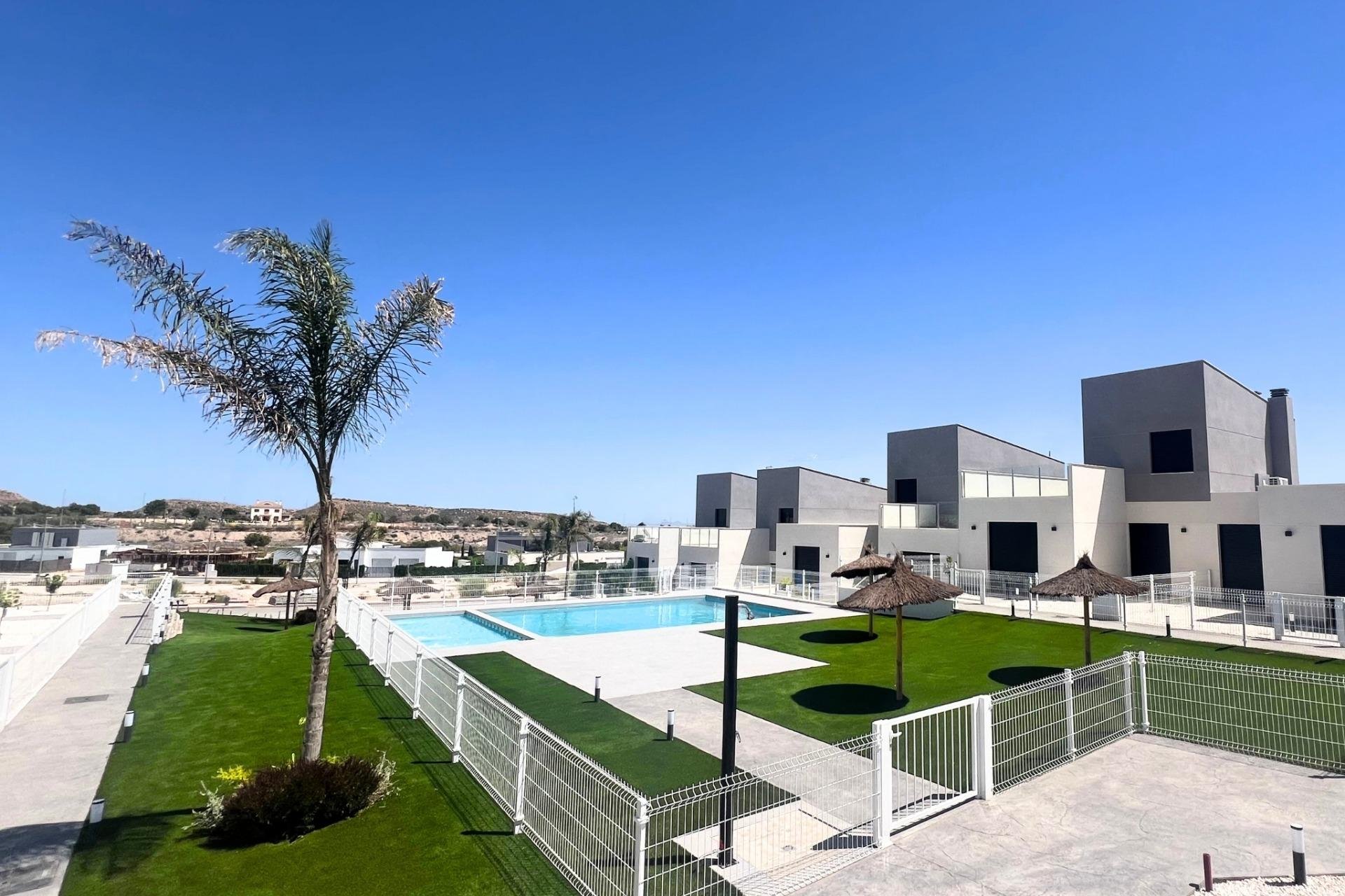 Obra nueva - Town House -
Baños y Mendigo - Altaona Golf