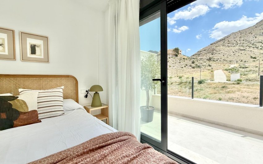 Obra nueva - Town House -
Cox - San Fernando