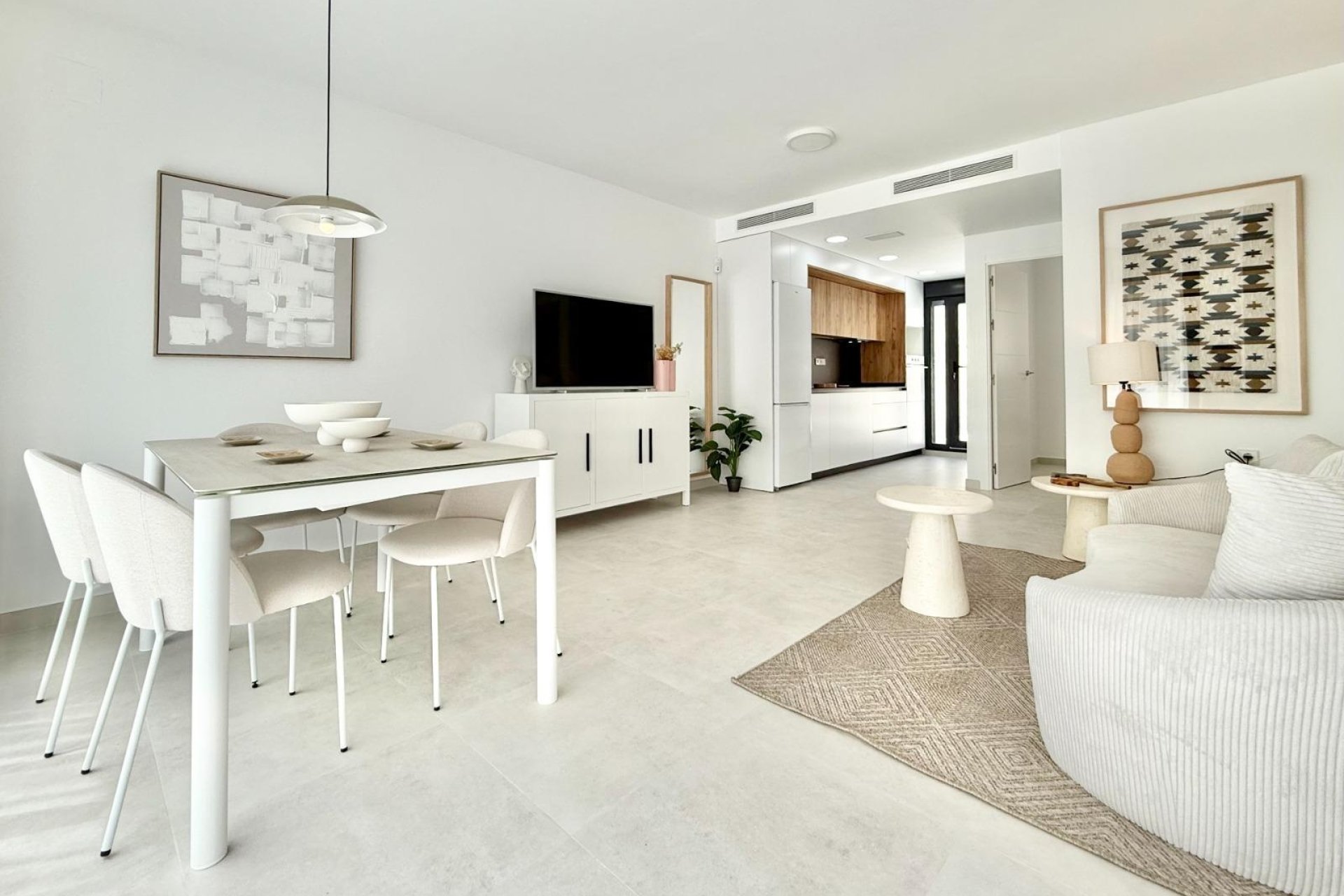 Obra nueva - Town House -
Cox - San Fernando