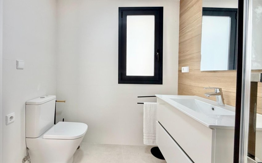 Obra nueva - Town House -
Cox - San Fernando