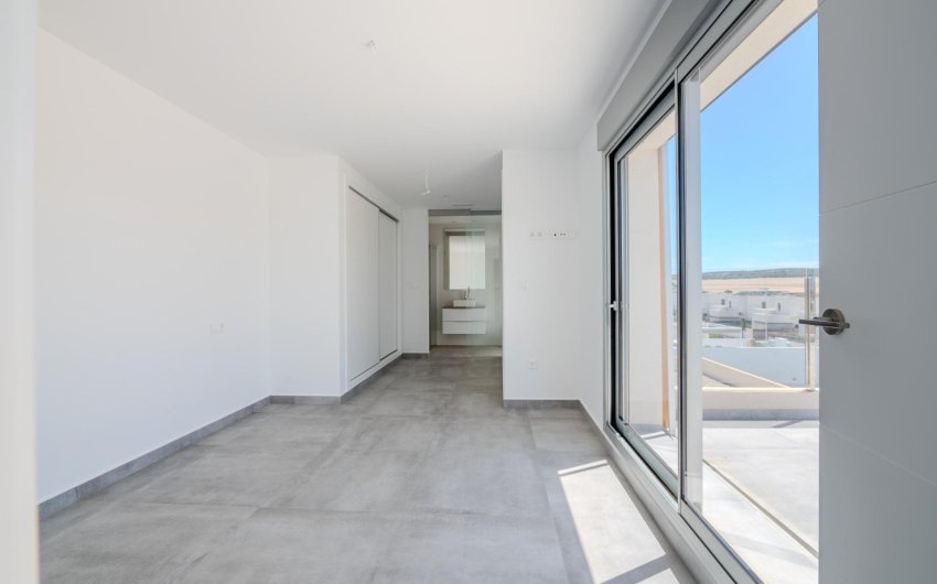 Obra nueva - Villa -
Algorfa - La Finca Golf