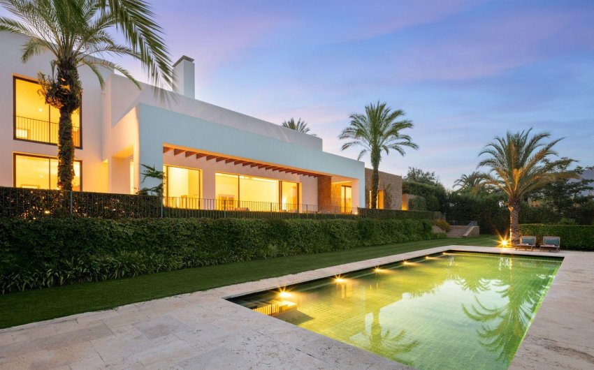 Obra nueva - Villa -
Casares - Pedregales