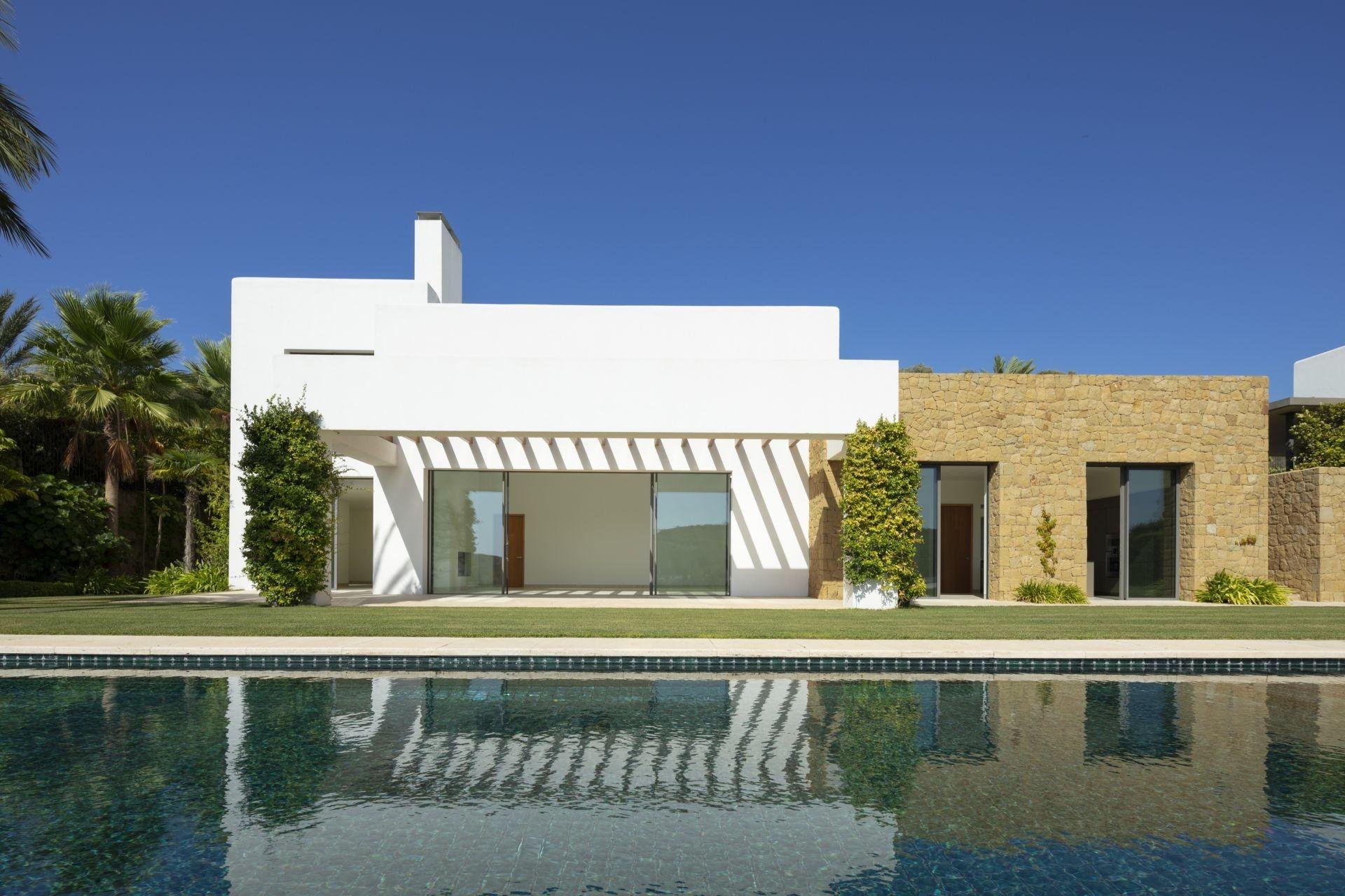 Obra nueva - Villa -
Casares - Pedregales