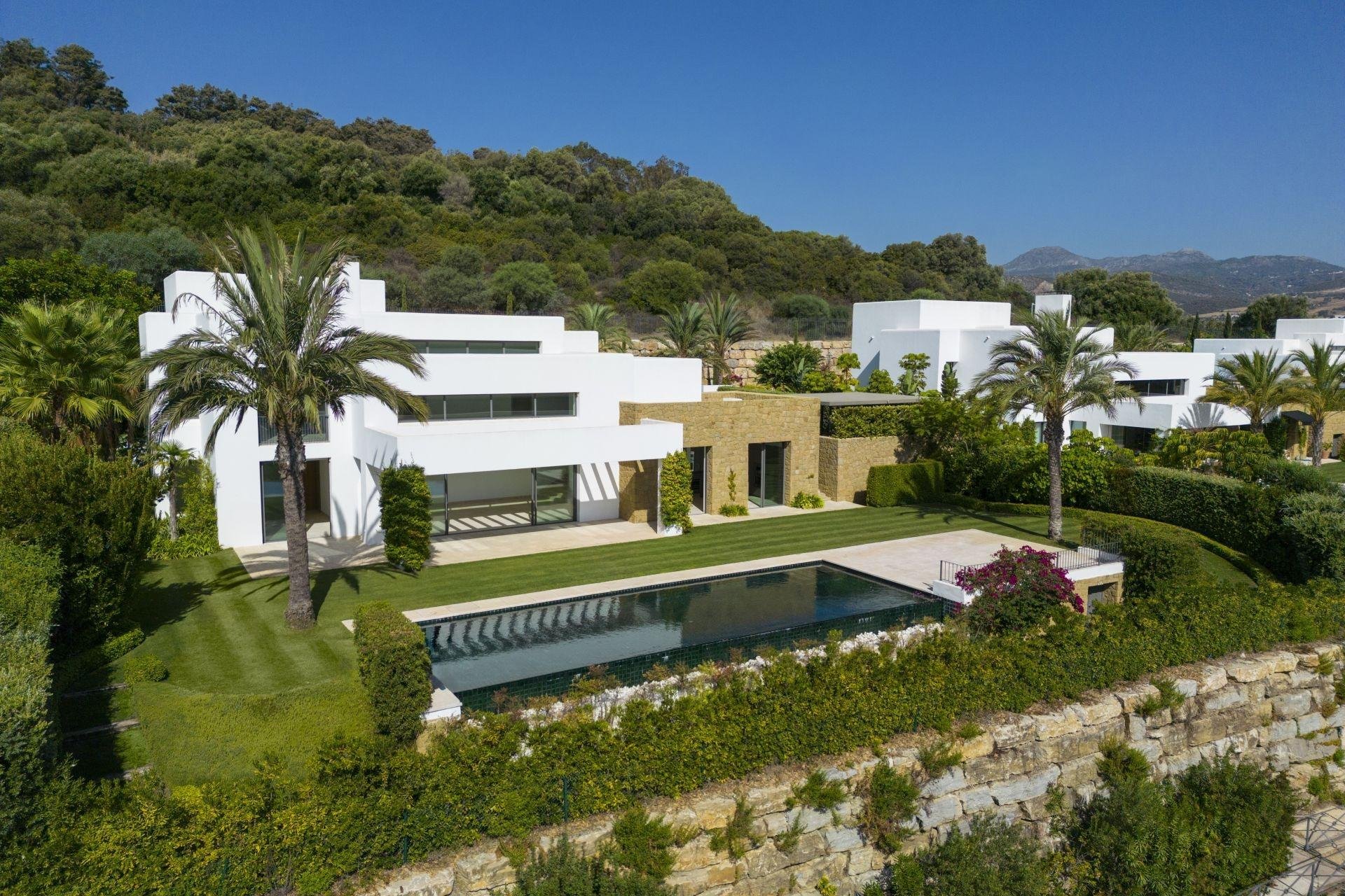 Obra nueva - Villa -
Casares - Pedregales