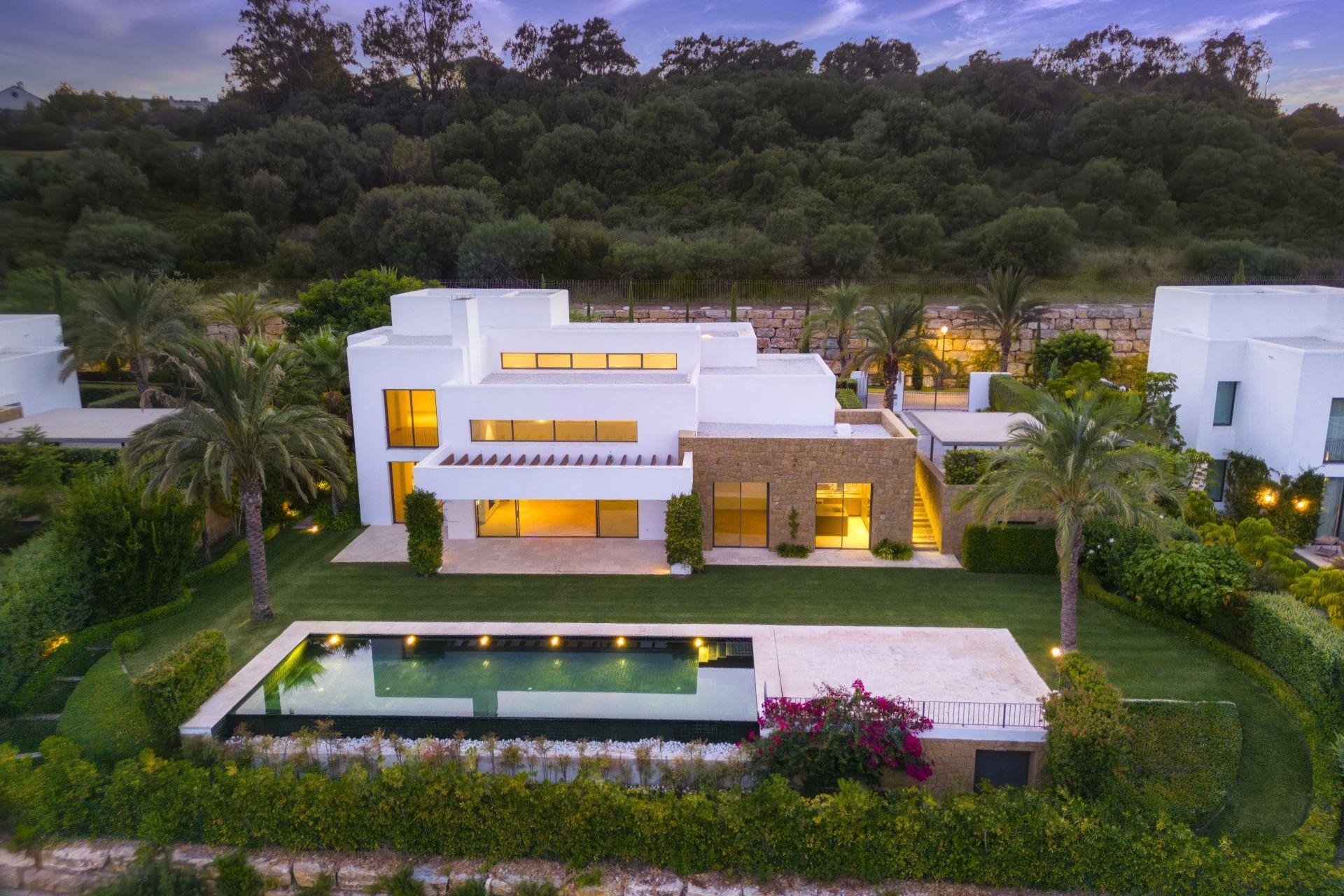 Obra nueva - Villa -
Casares - Pedregales