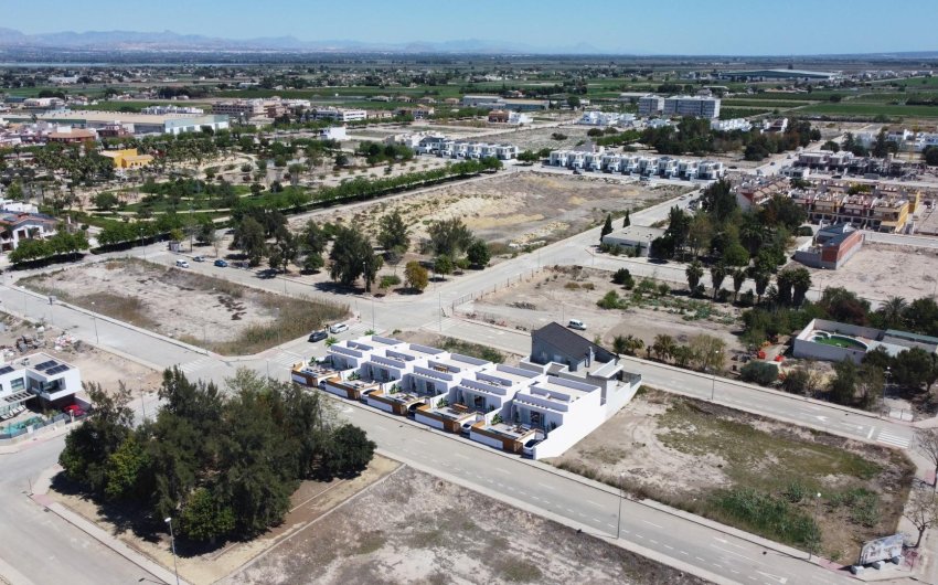 Obra nueva - Villa -
Dolores - polideportivo