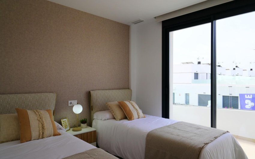 Obra nueva - Villa -
Dolores - polideportivo