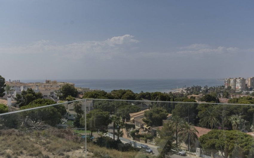 Obra nueva - Villa -
Orihuela Costa - Campoamor