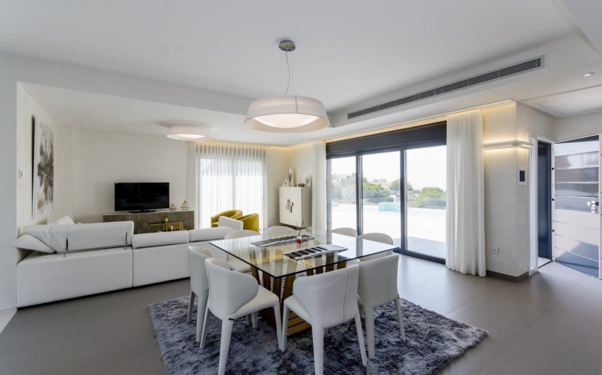 Obra nueva - Villa -
Orihuela Costa - Campoamor