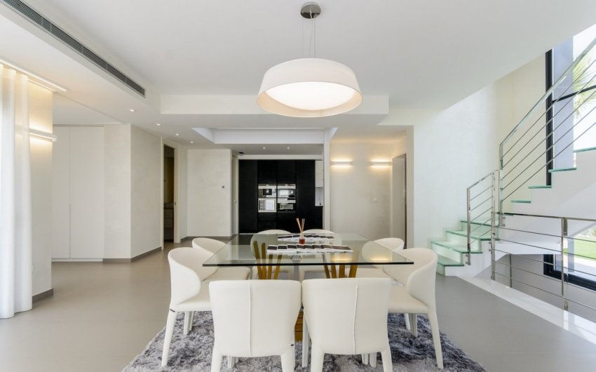 Obra nueva - Villa -
Orihuela Costa - Campoamor