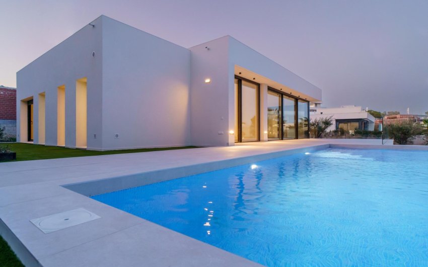 Obra nueva - Villa -
Orihuela - Las Colinas Golf