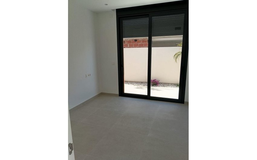 Obra nueva - Villa -
Pilar de la Horadada - Roda Golf