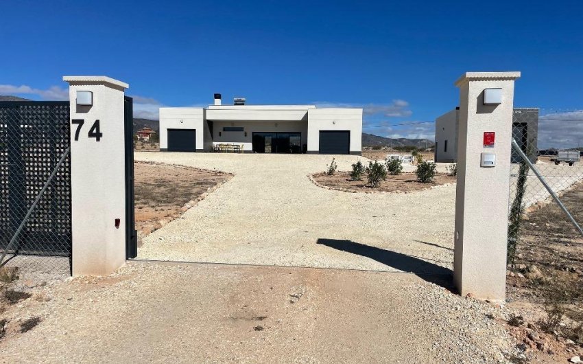 Obra nueva - Villa -
Pinoso - Camino Del Prado