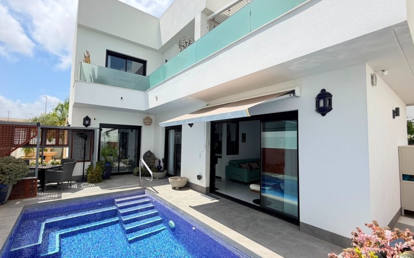 Resale - 4. House - Detached Villa -
Los Montesinos - La Herrada