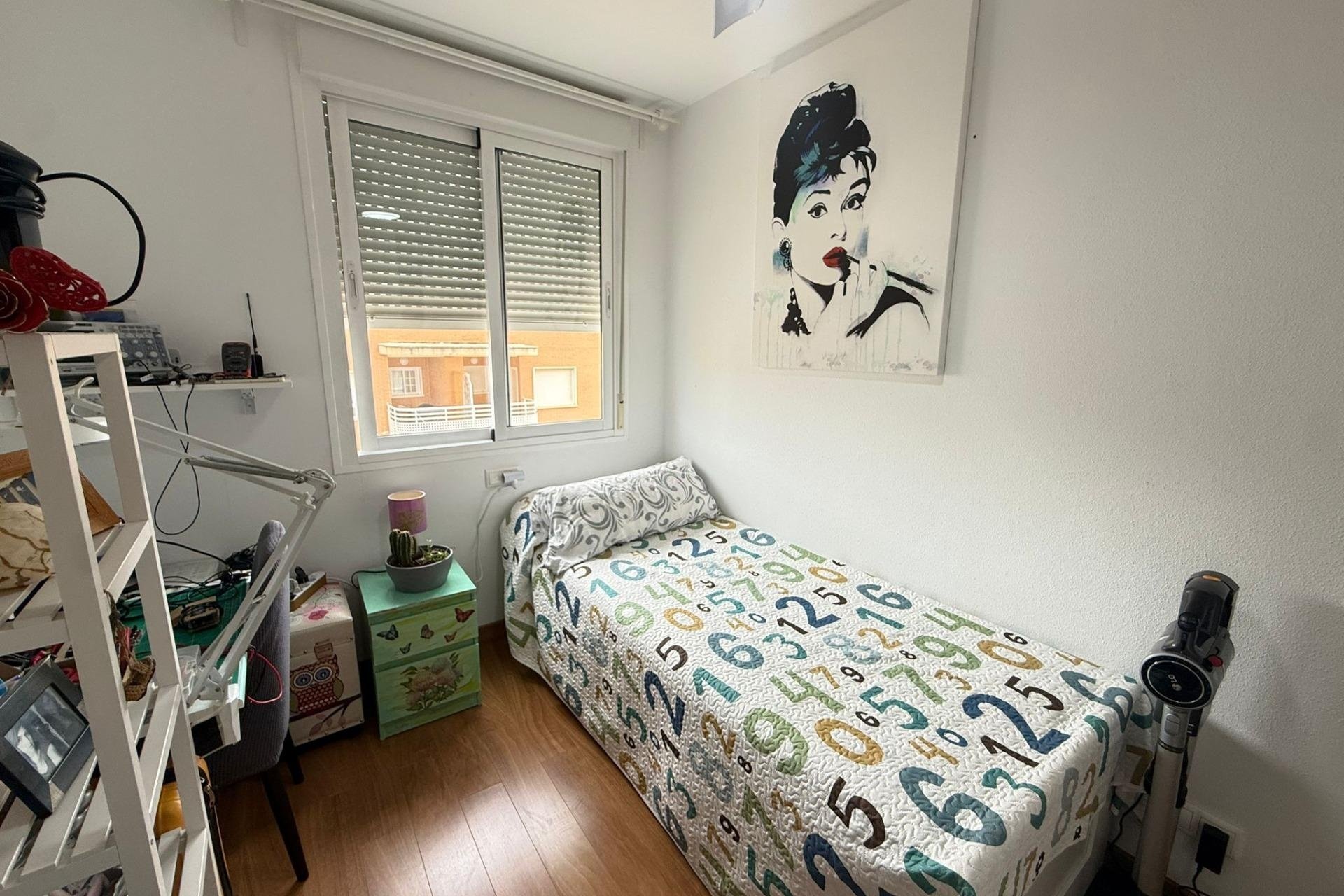 Resale - Apartamento -
Guardamar del Segura - Puerto Deportivo