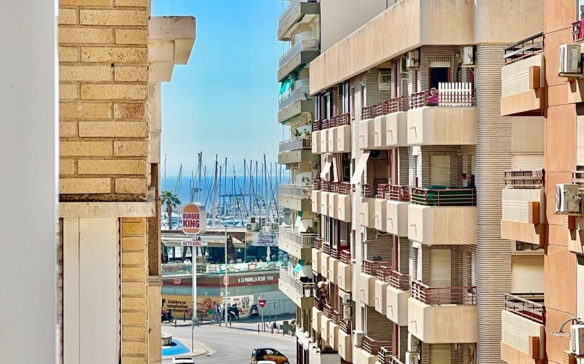 Resale - Apartamento -
Santa Pola - Puerto