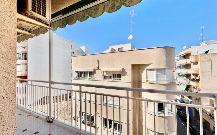 Resale - Apartamento -
Santa Pola - Puerto