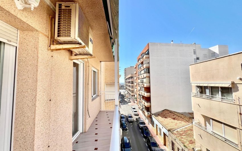 Resale - Apartamento -
Santa Pola - Puerto